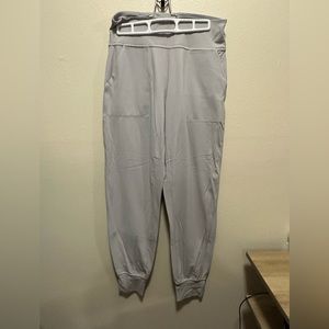 Lululemon joggers size 8 lavender color